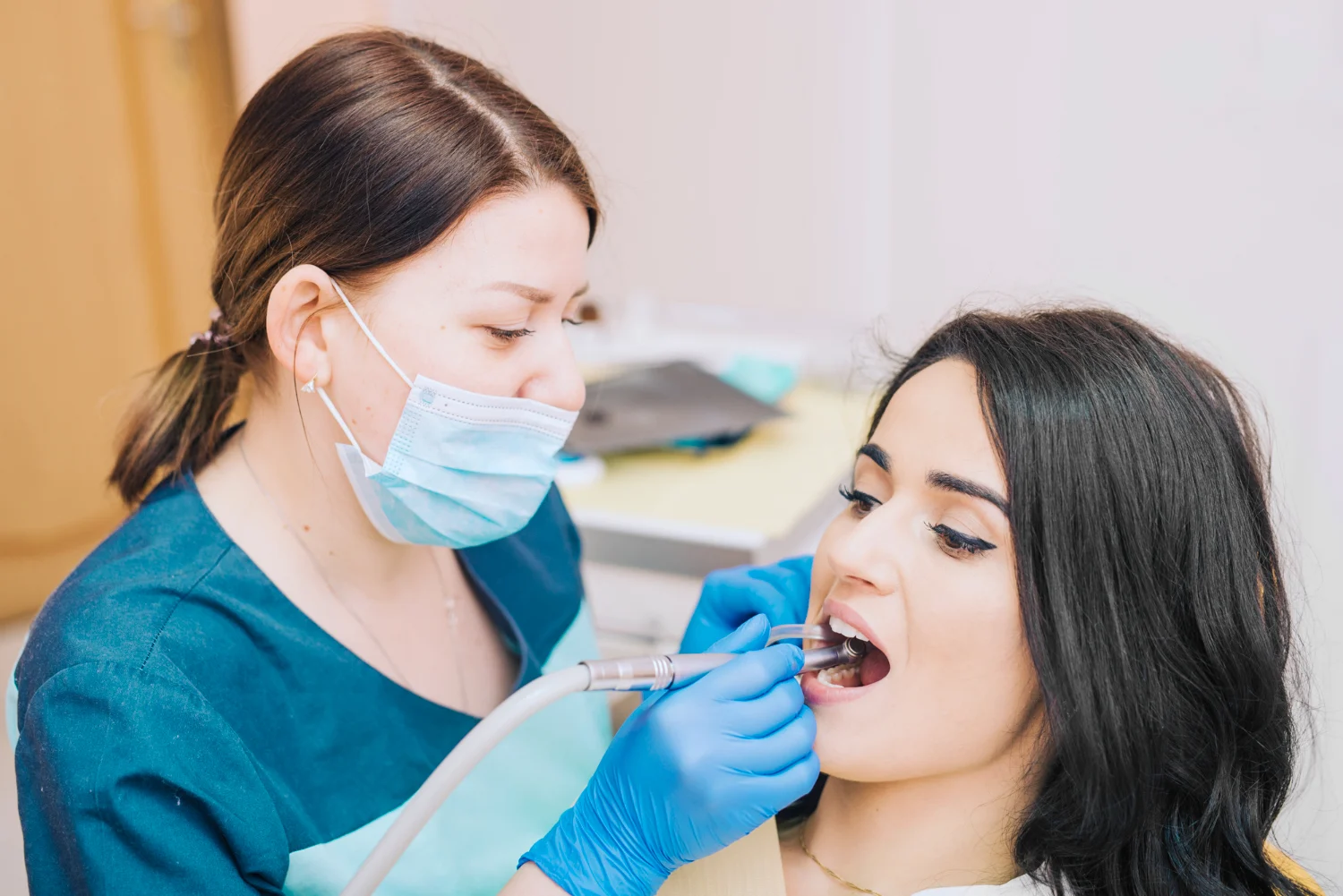 gum disease warning signs